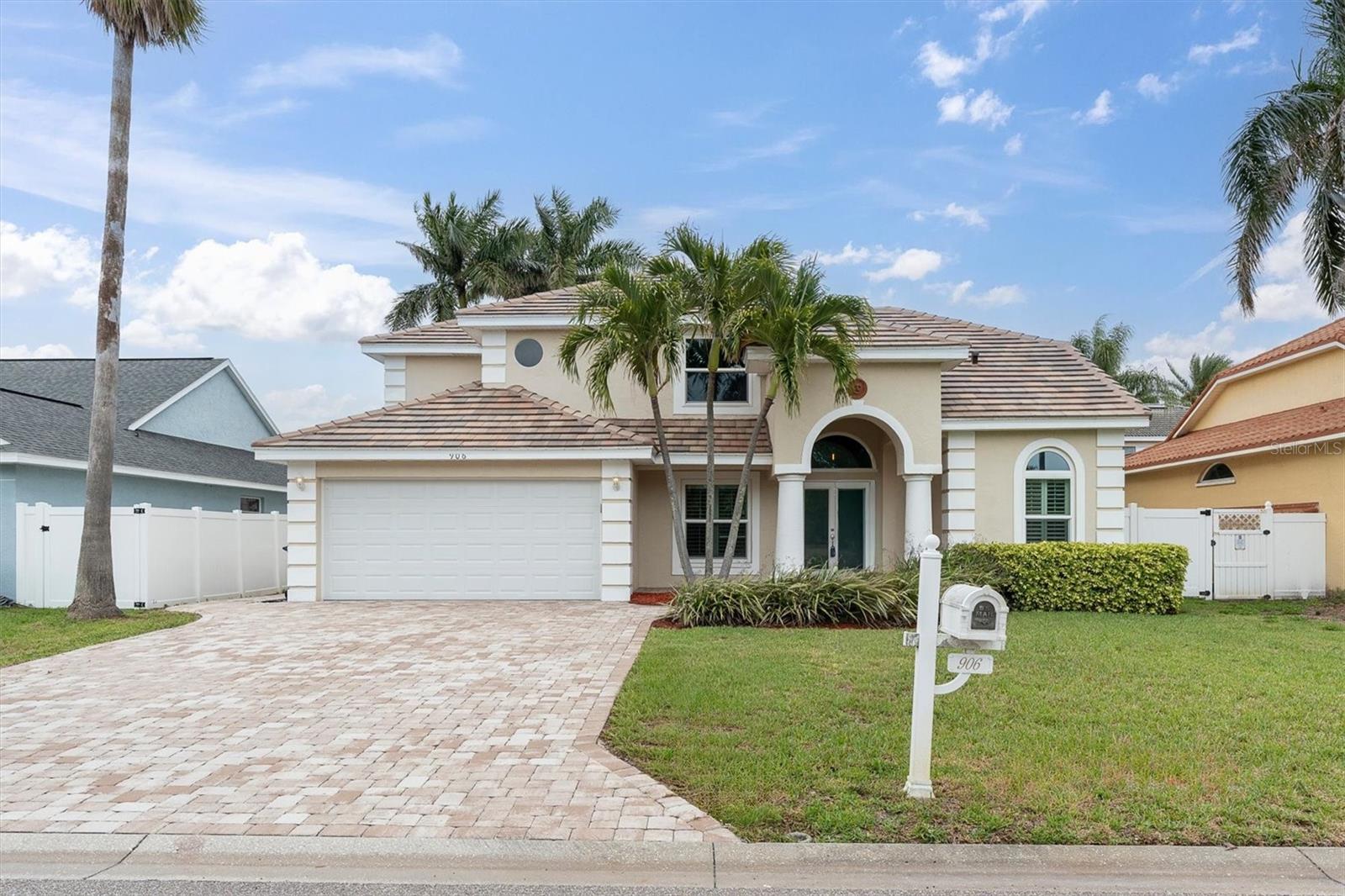 906 Landmark Cir S