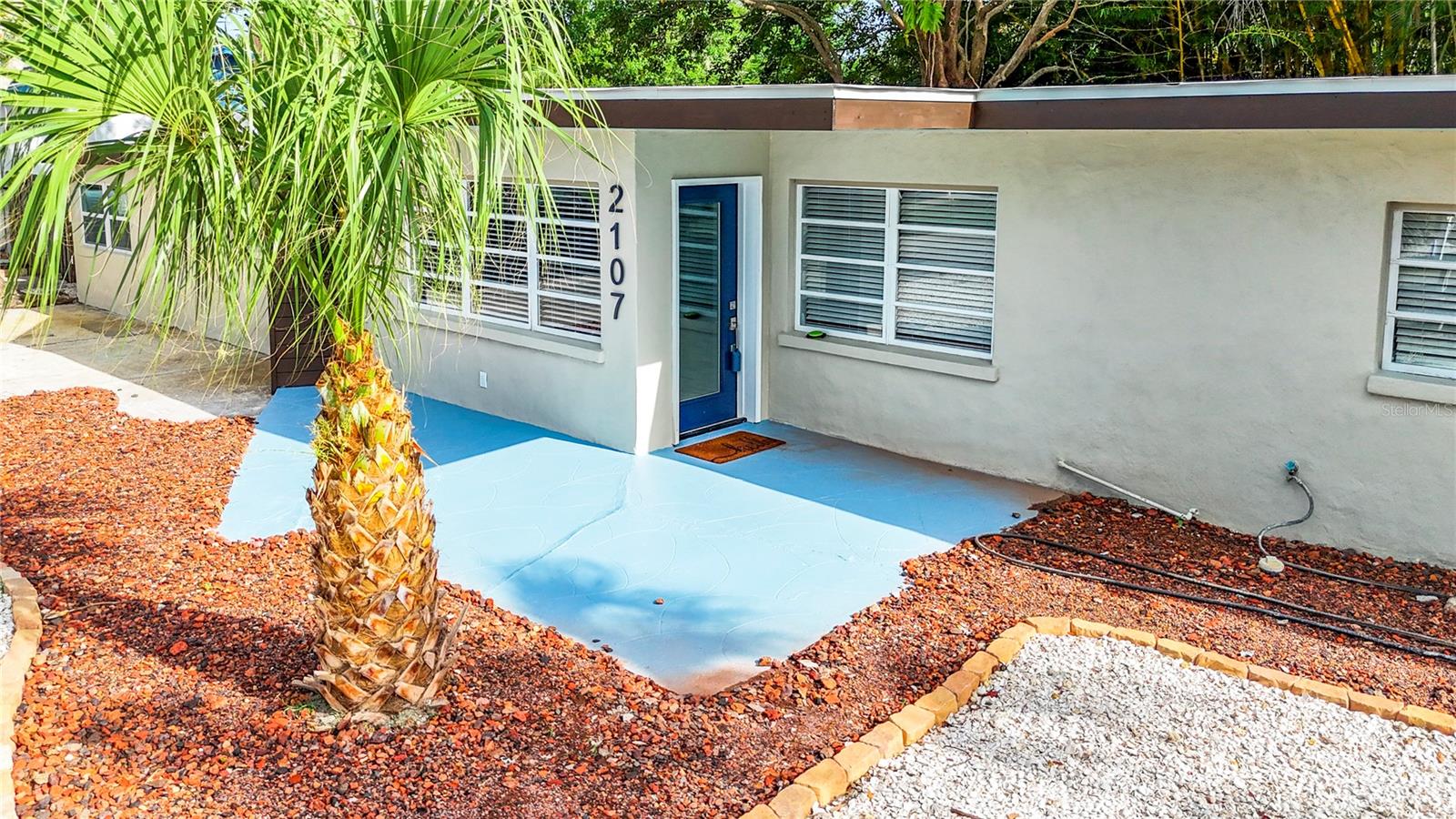 2107 Pine Ter