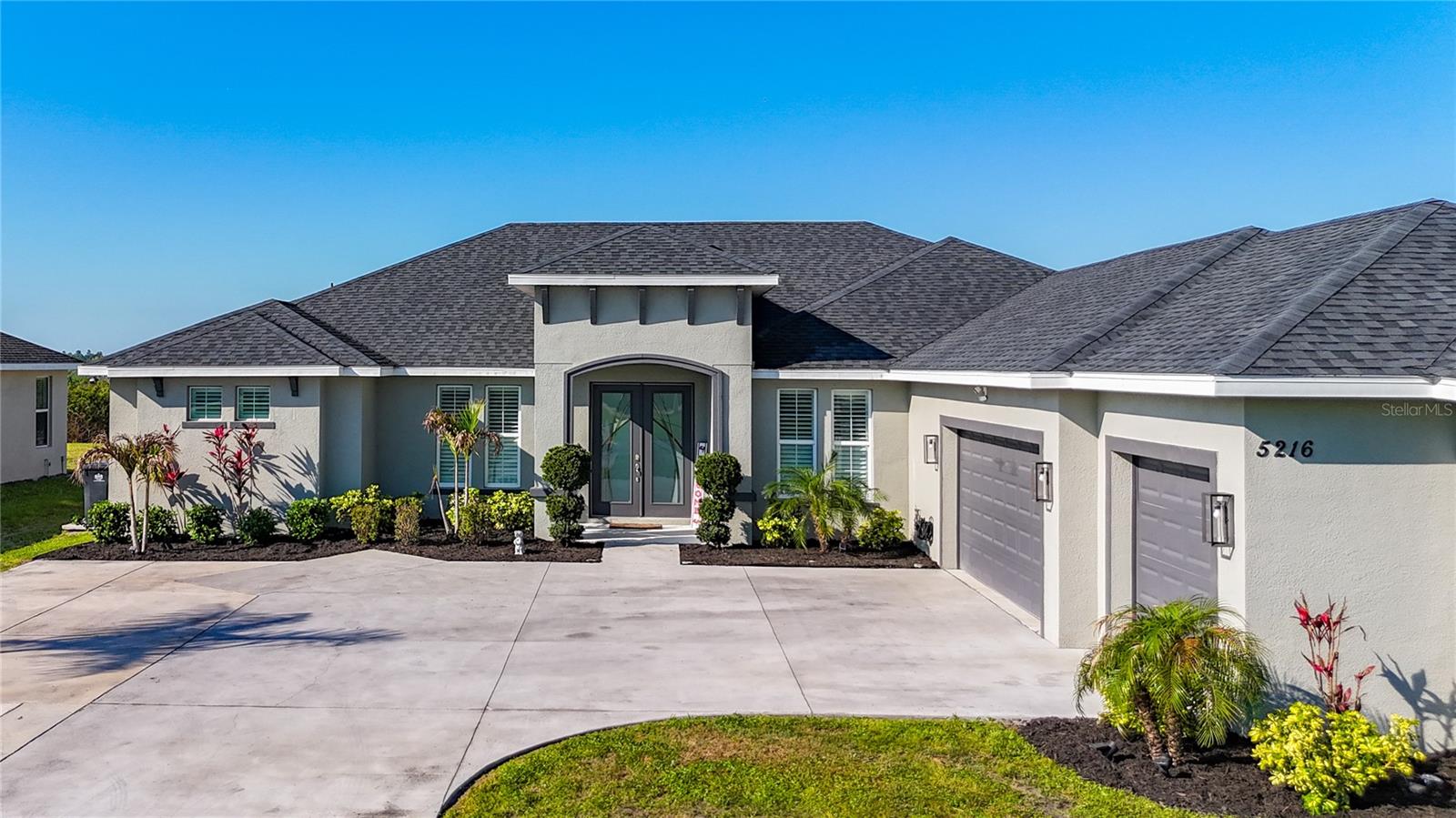 5216 Lake Venice Dr