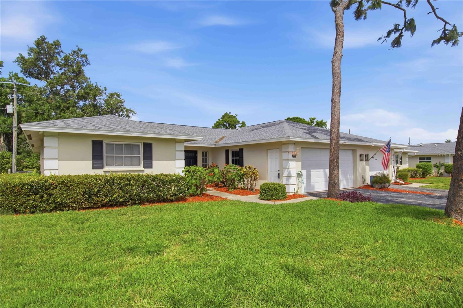 7354 W Country Club Dr N photo 1