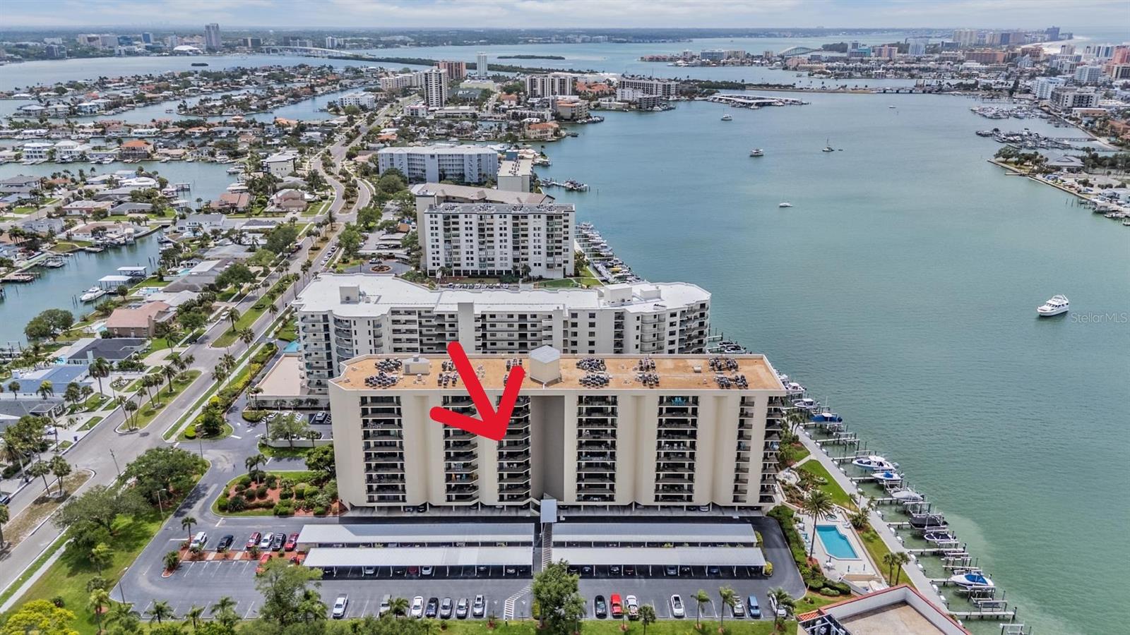 690 Island Way #607
