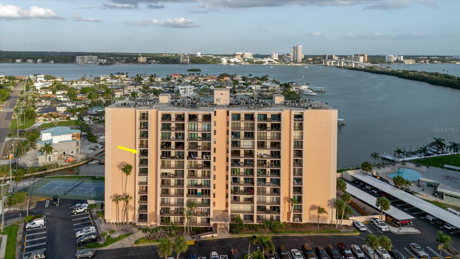 51 Island Way #801