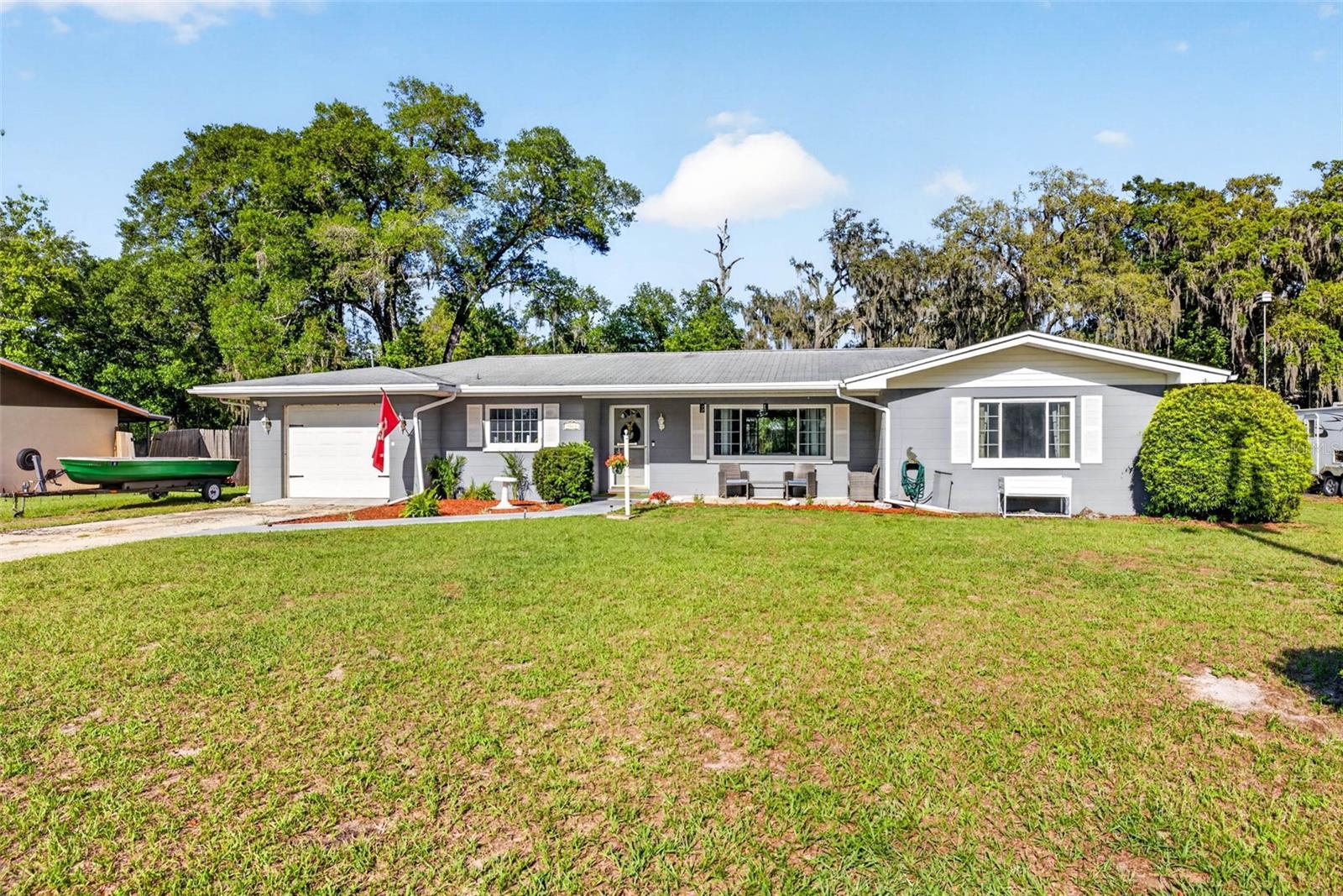 5068 Lakewood Dr photo 1
