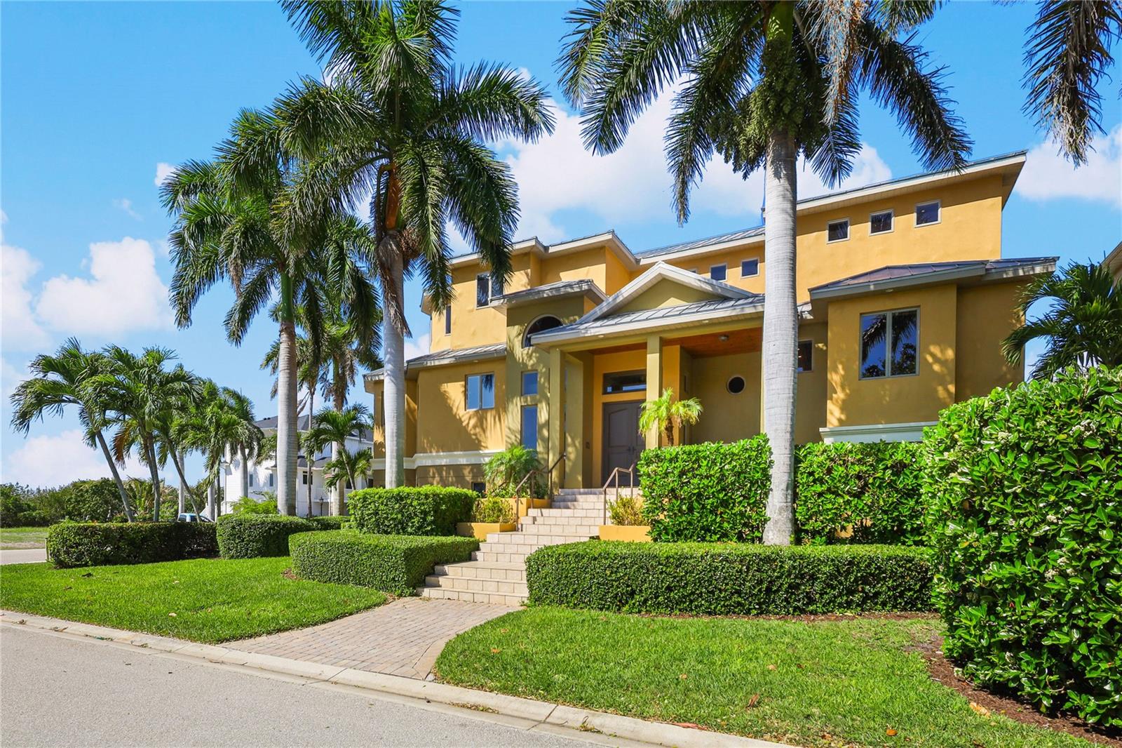 7158 Hawks Harbor Cir