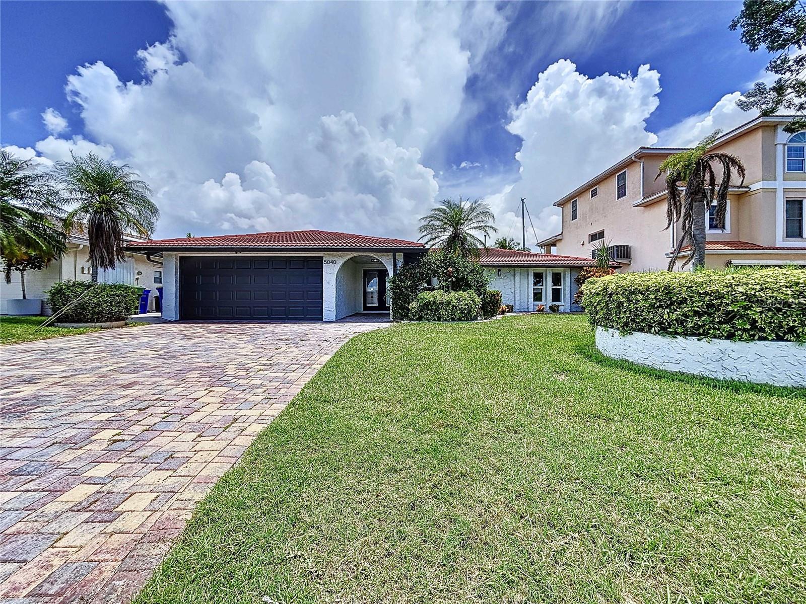 5040 Glenn Dr