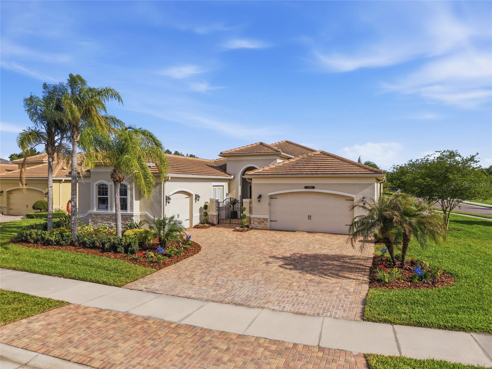2420 Coco Palm Cir photo 1