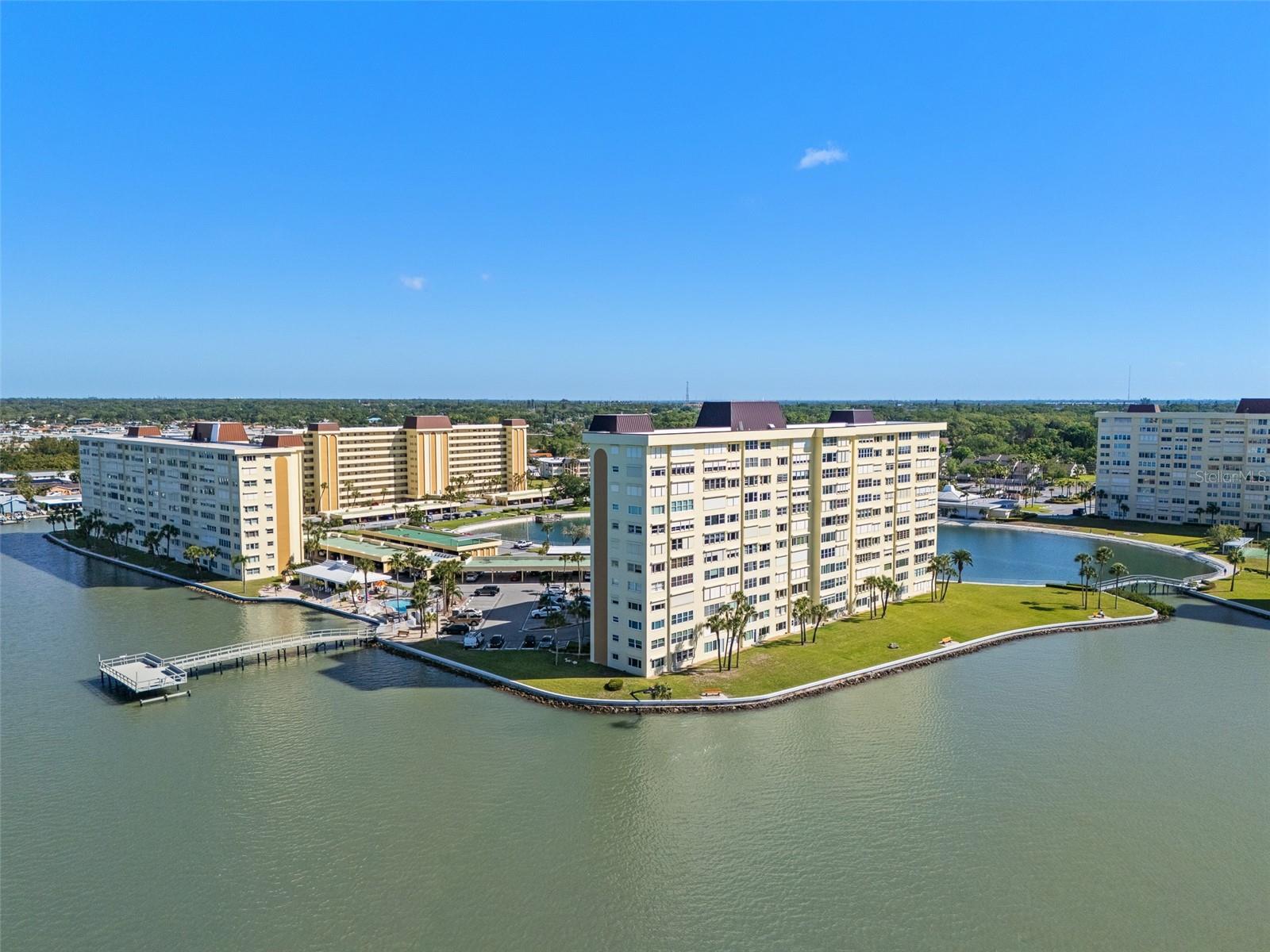4775 Cove Cir #103