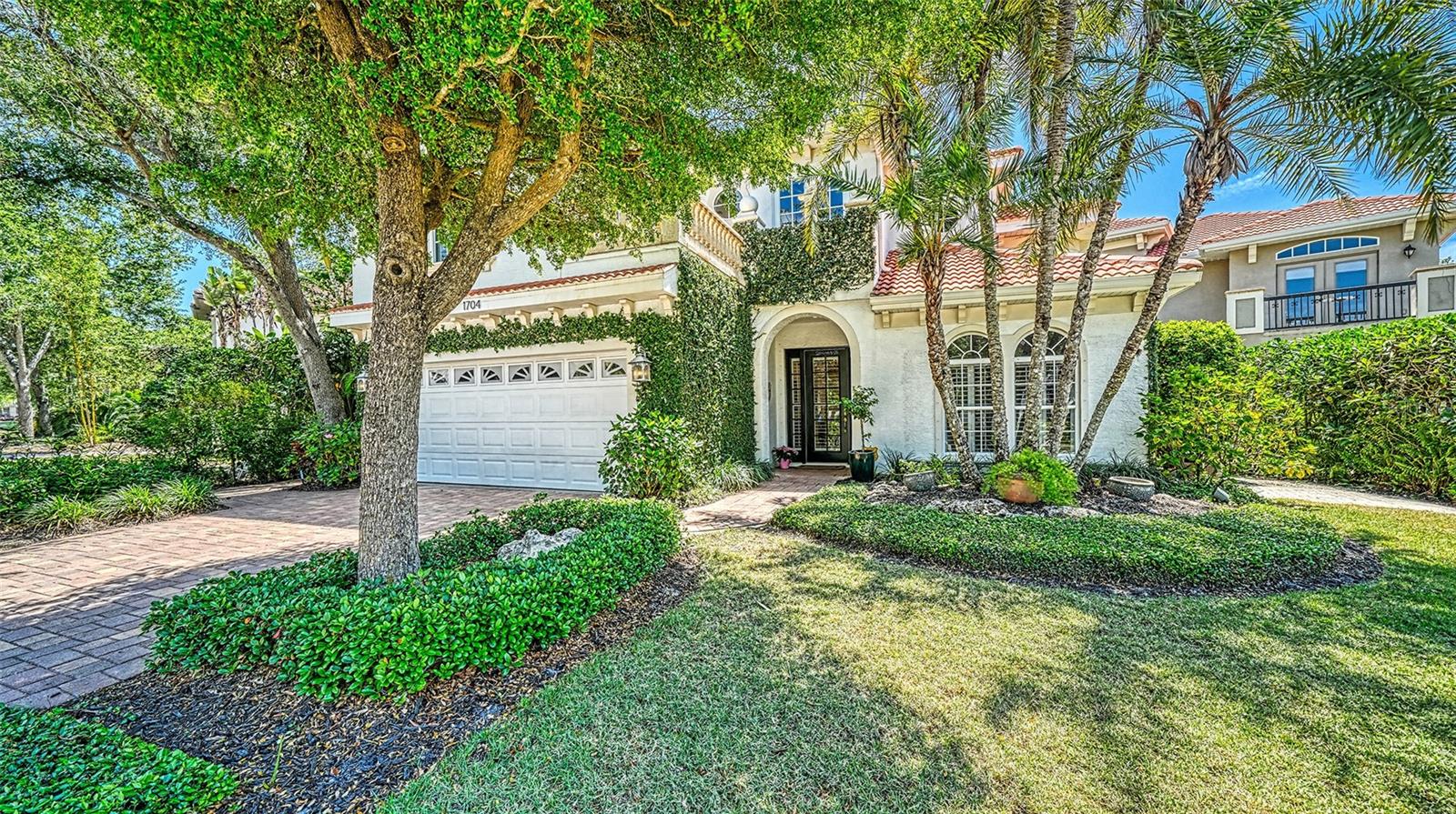 1704 Fortuna St