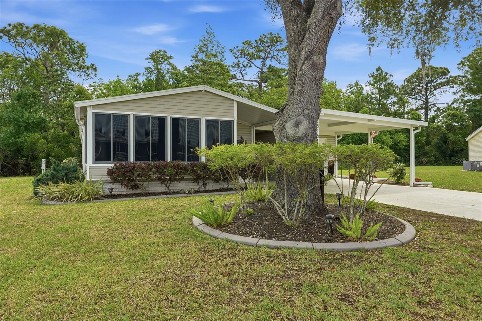 5161 Forest Glenn Dr photo 1