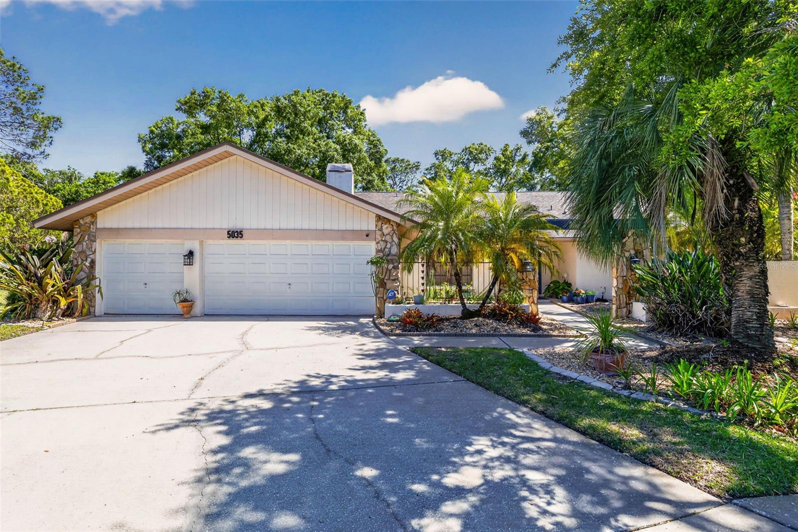 5035 Barrowe Dr photo 1