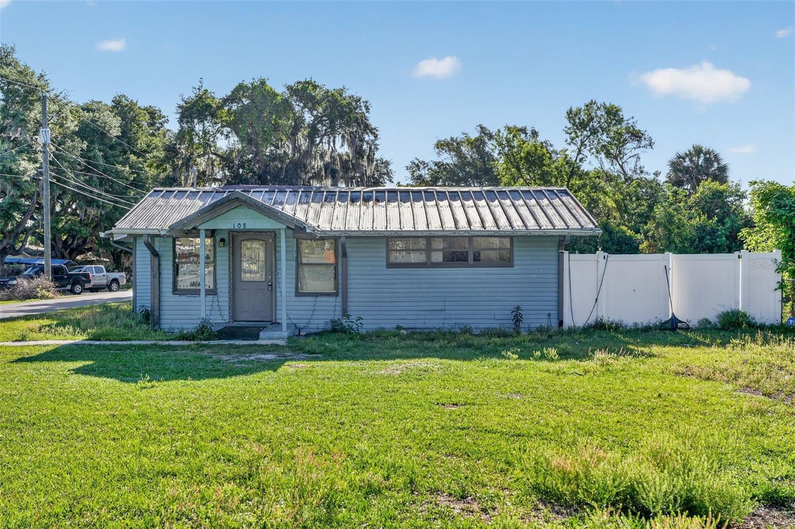 108 Earl Ave photo 1