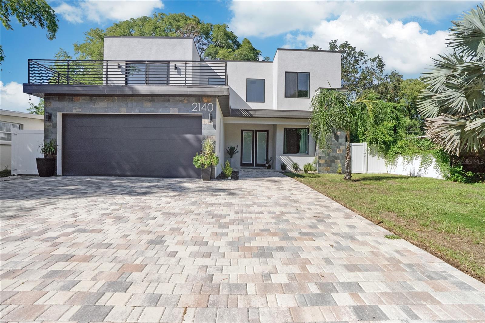 2140 Catalina Dr