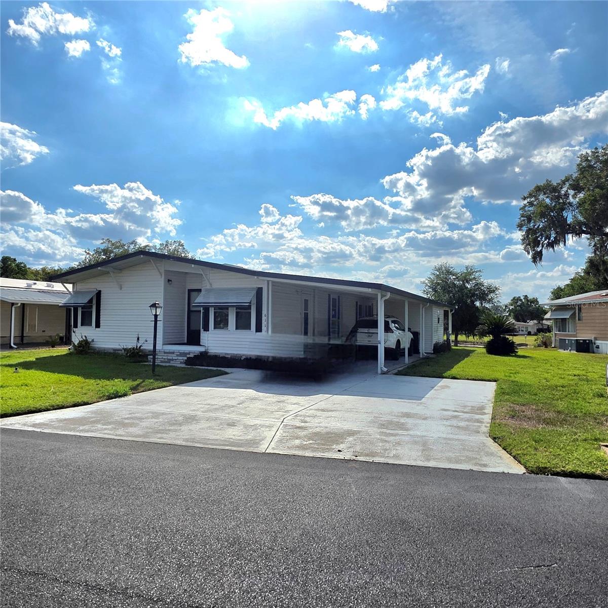 6114 Grand Oaks Dr SE photo 1