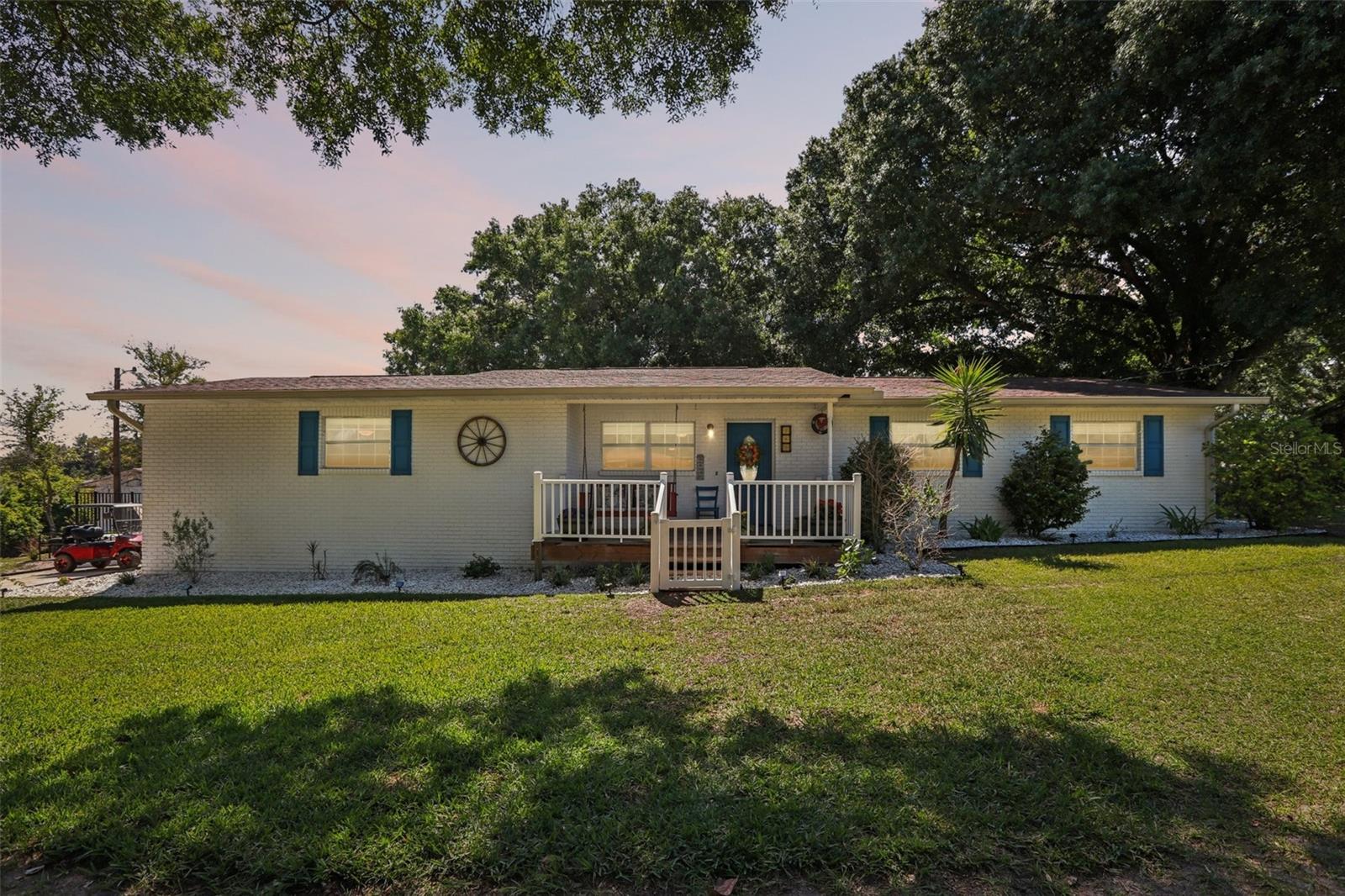8904 Clayton Ln