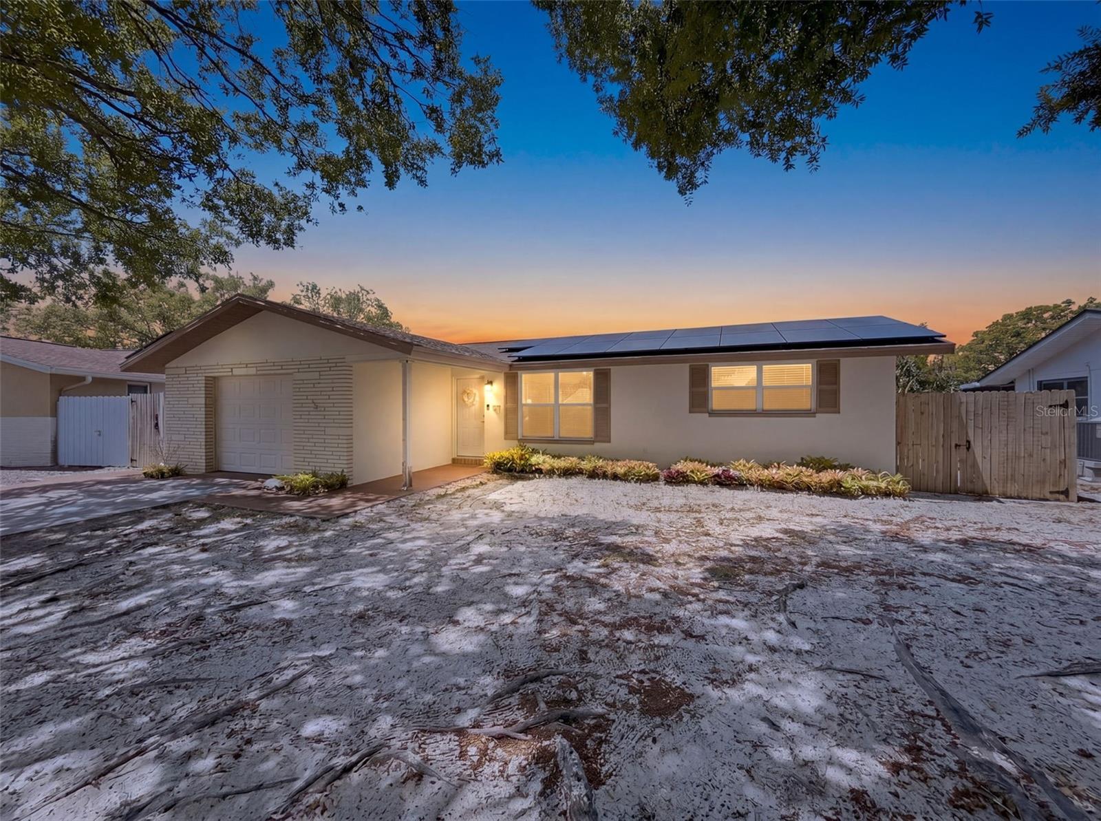 10115 Oleander Dr