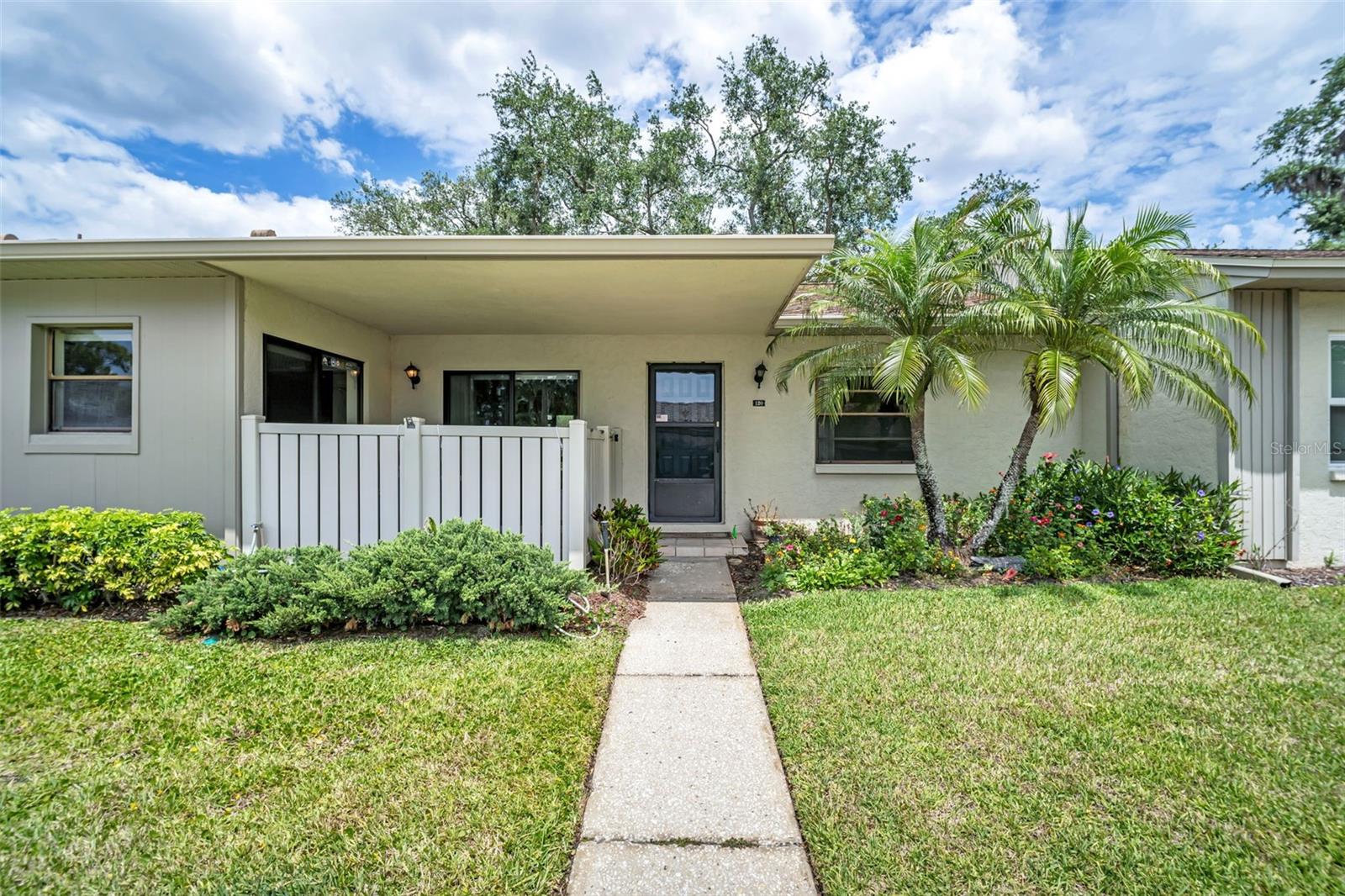 120 Evelyn CT photo 1