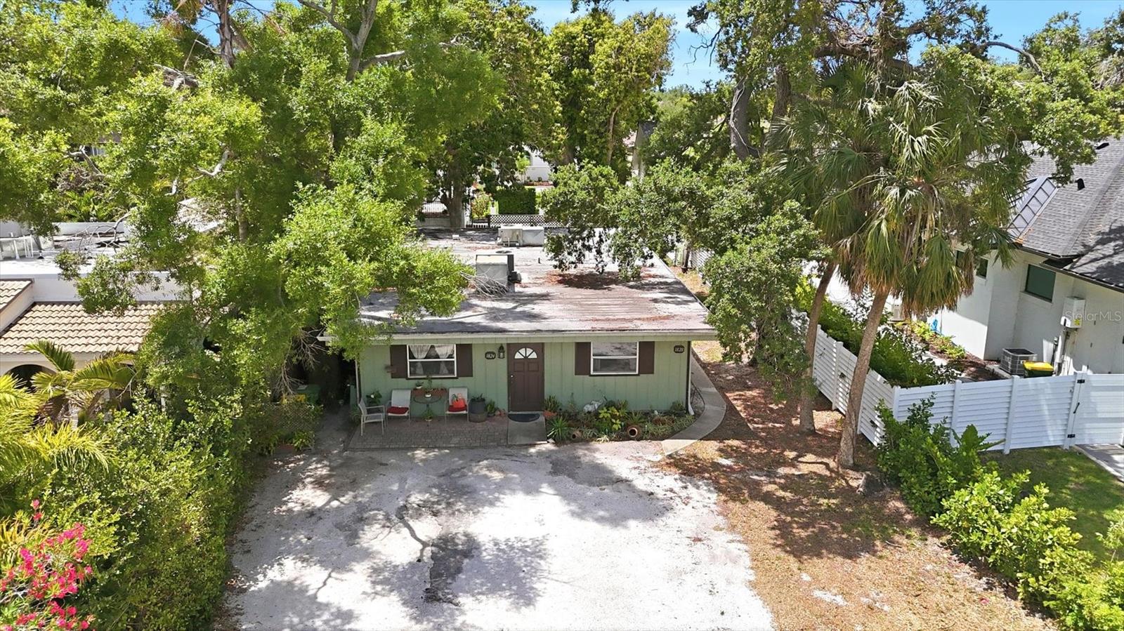 1824 Webber St photo 1
