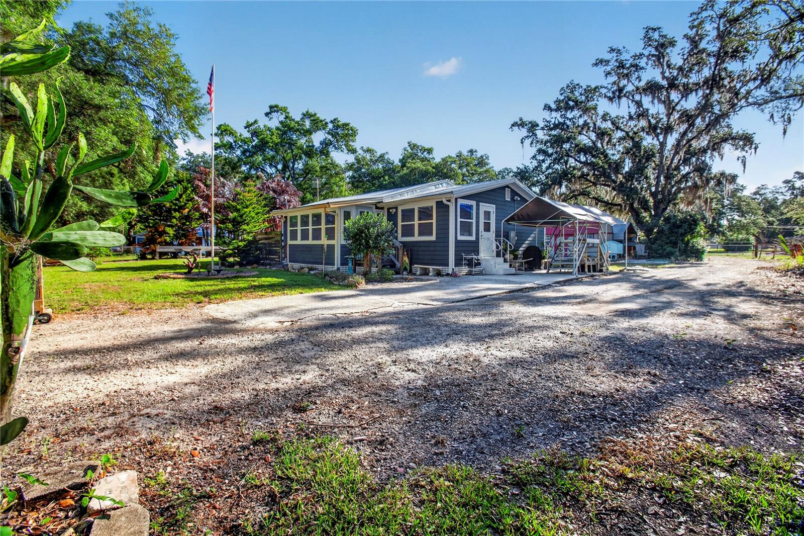 10627 McIntosh Rd photo 1