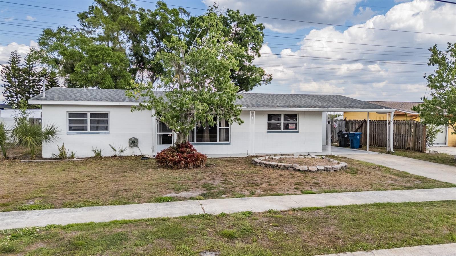 307 Country Club Dr photo 1