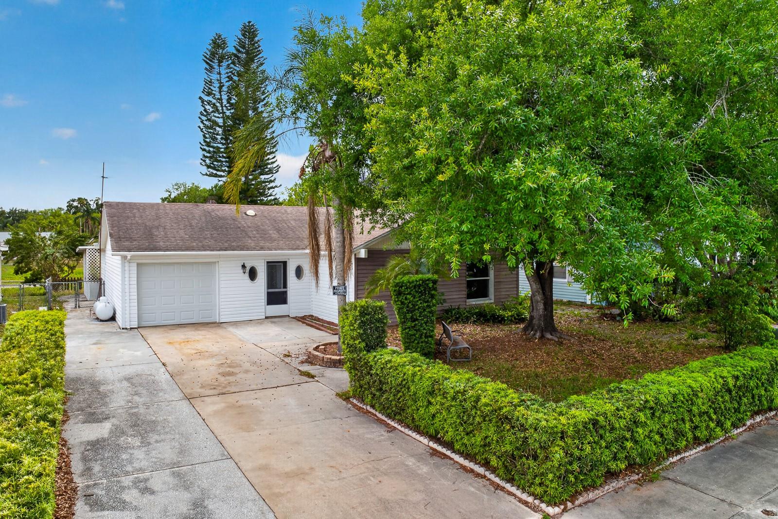 6802 Lassen Ave photo 1