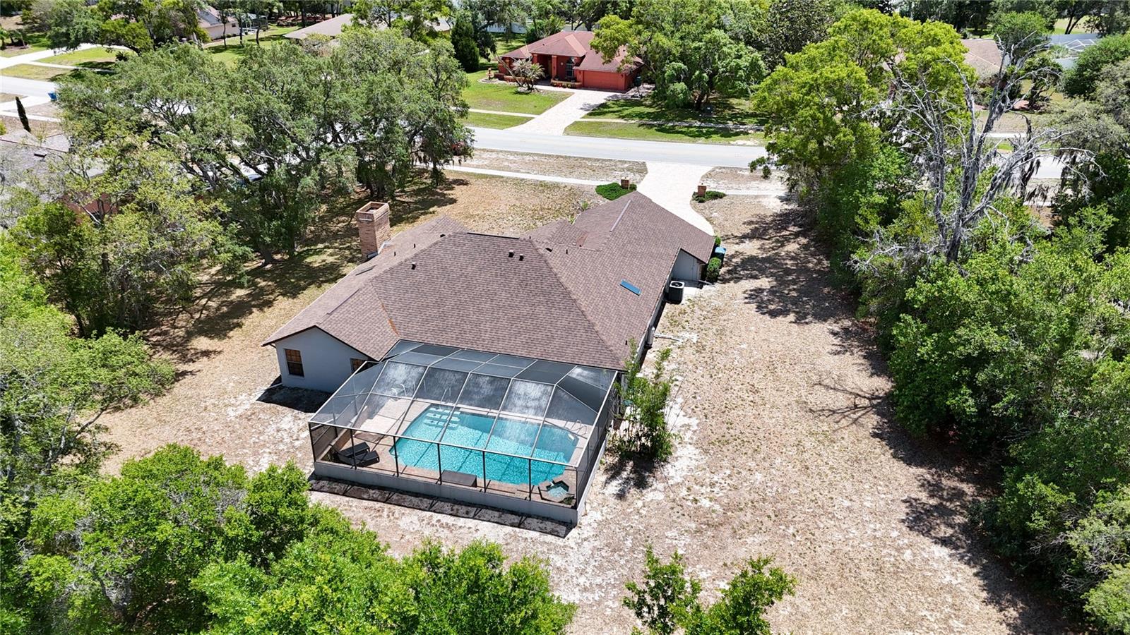 14692 Linden Dr