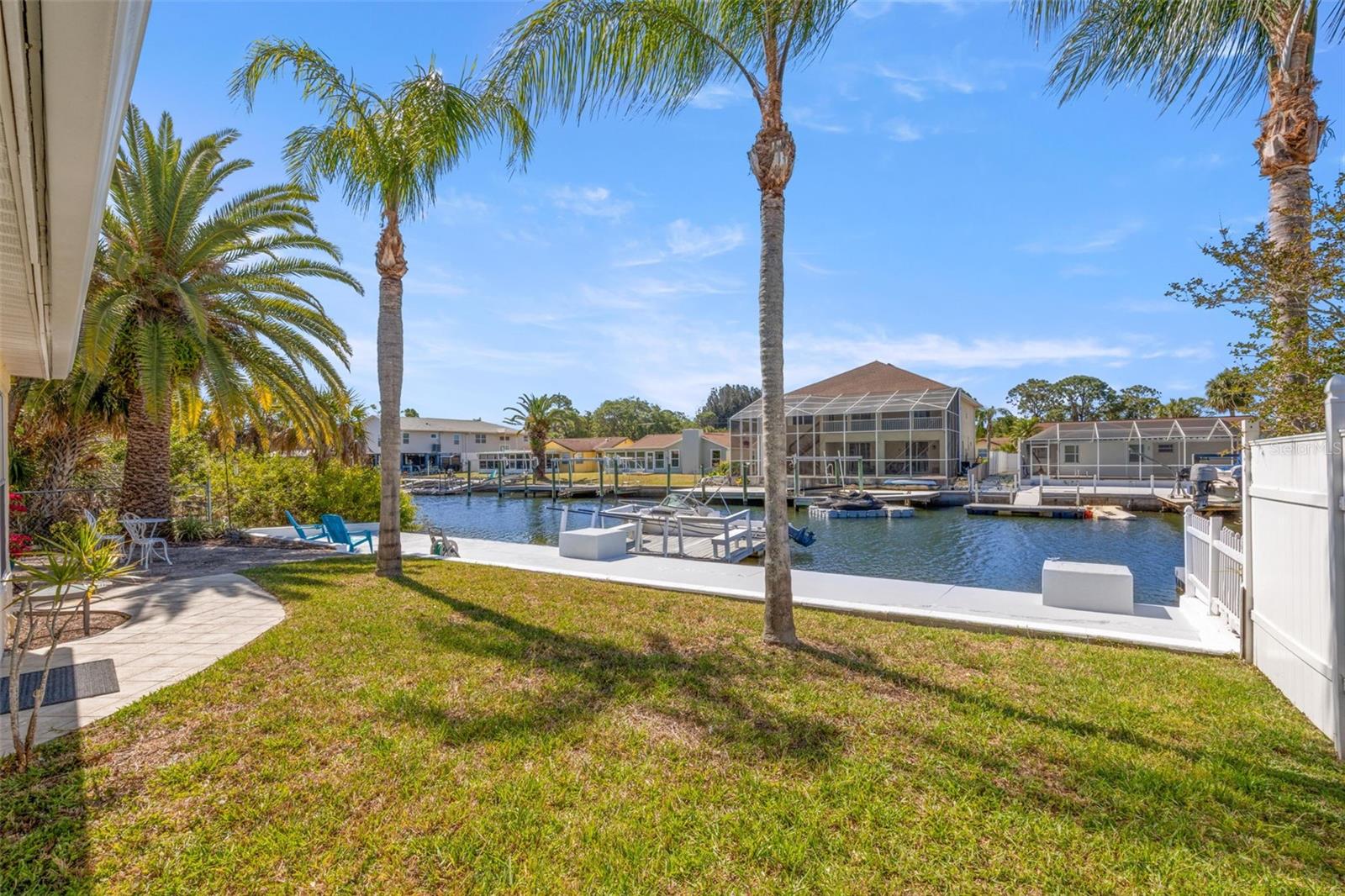 7418 Islander Ln photo 1