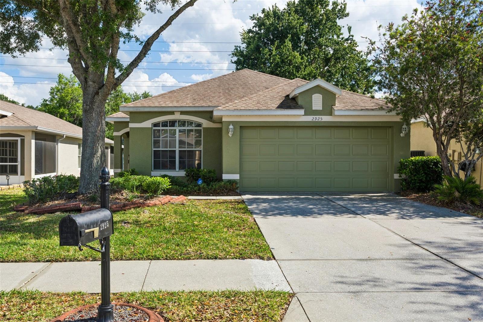 2925 Banyan Hill Ln photo 1