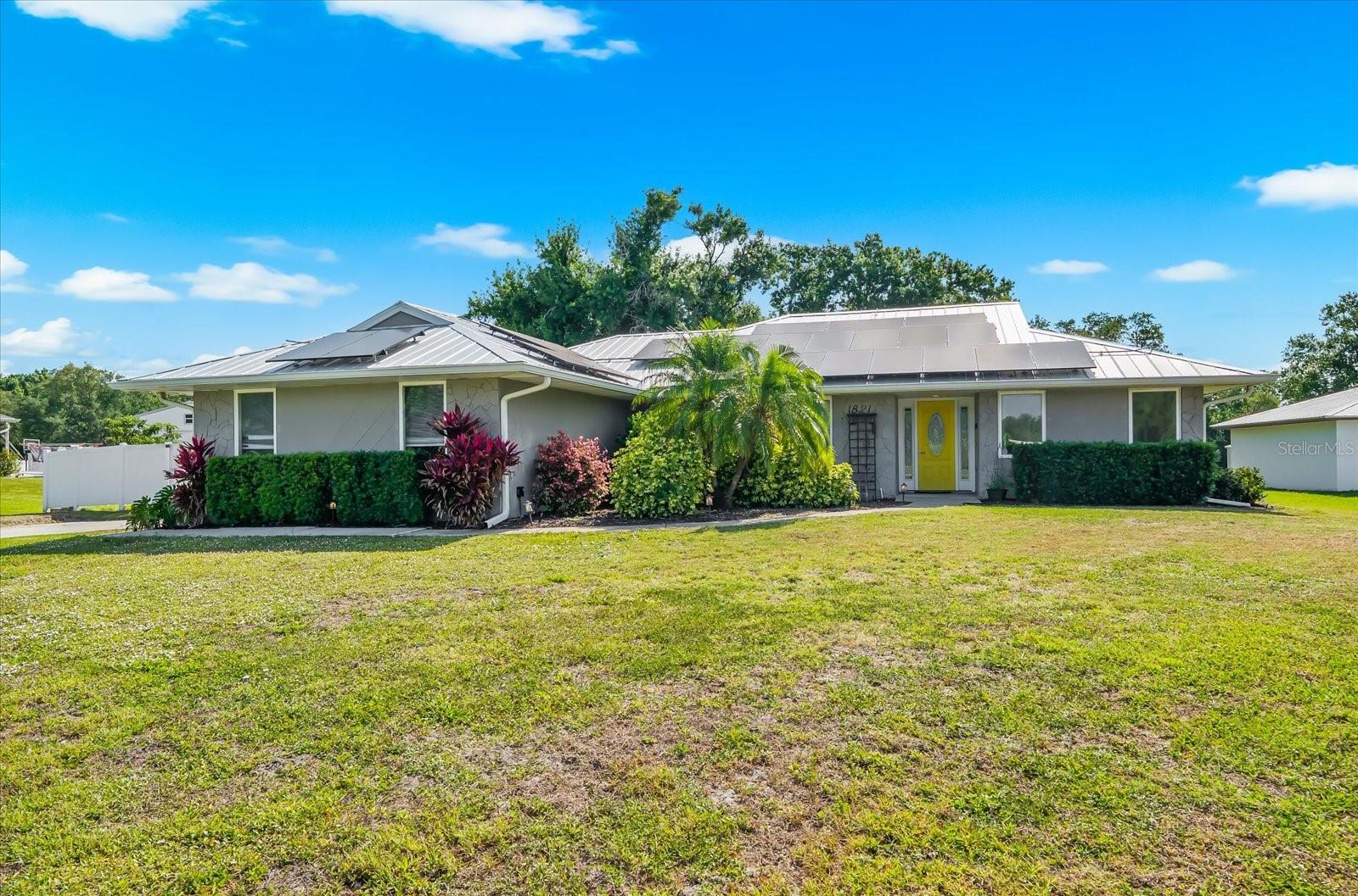 1821 Racimo Dr photo 1