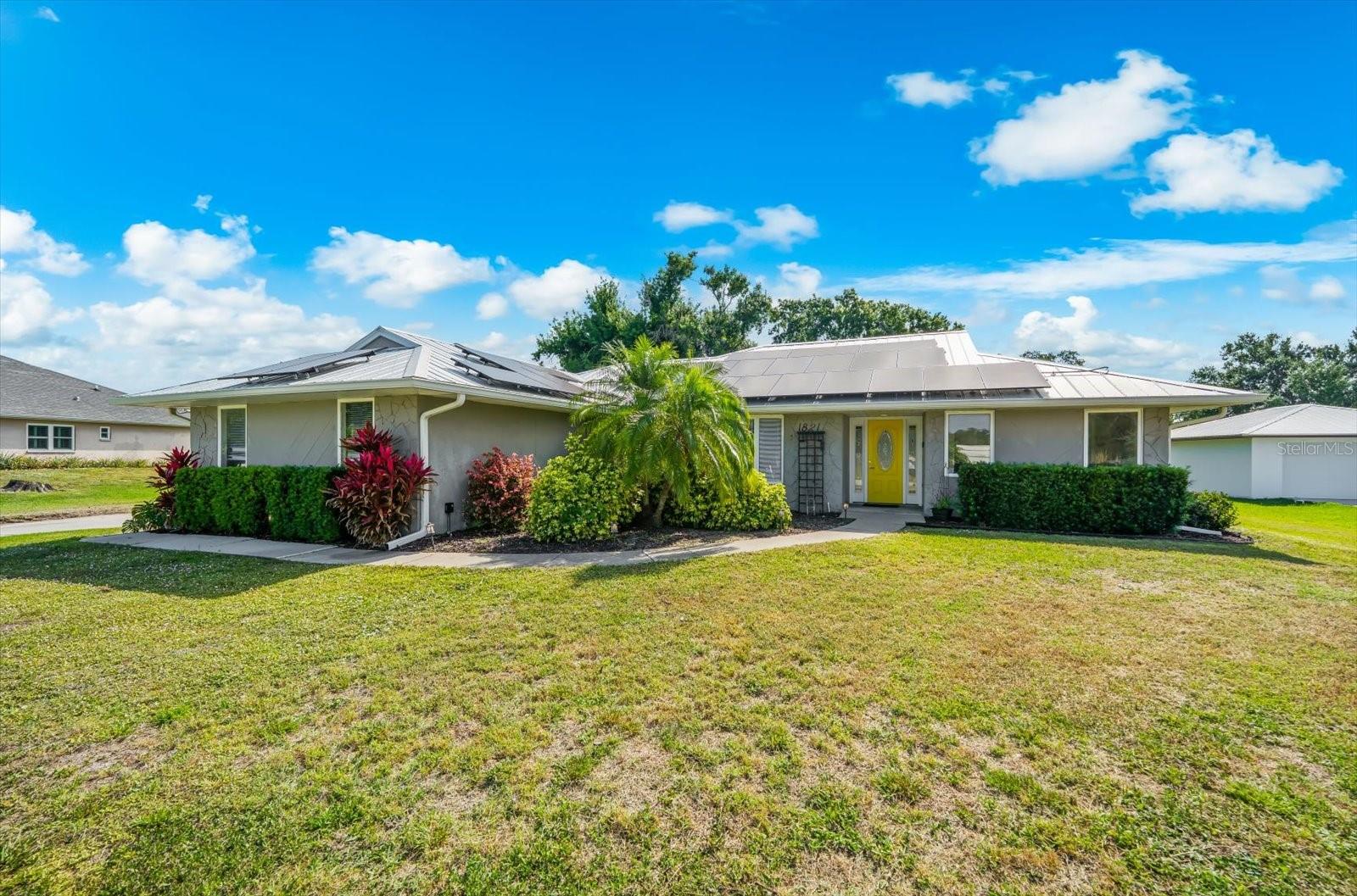1821 Racimo Dr