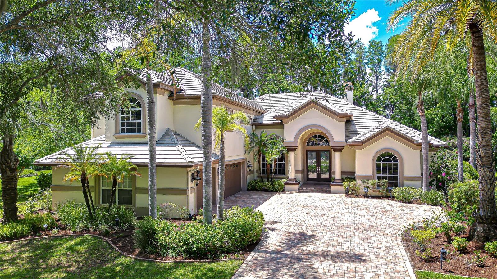 20915 Lake Vienna Dr photo 1