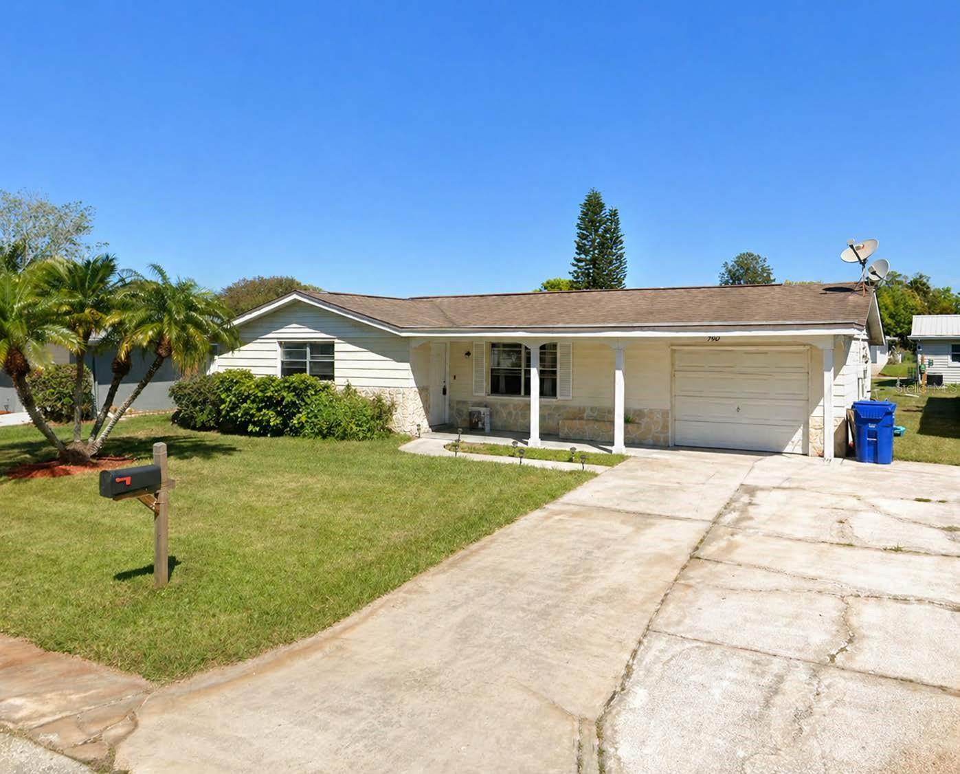 7907 Yucca Dr photo 1