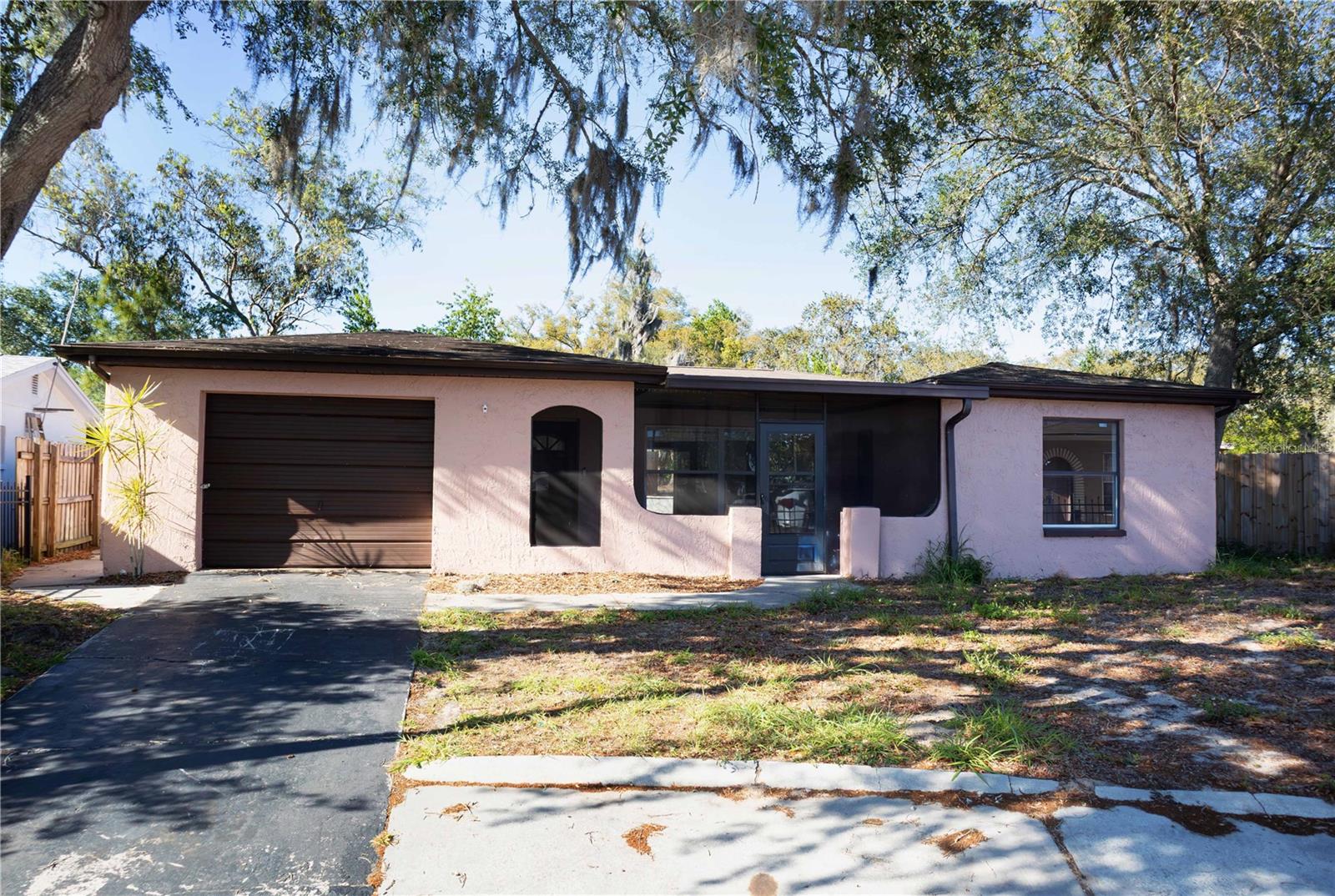 9939 Woodridge CT