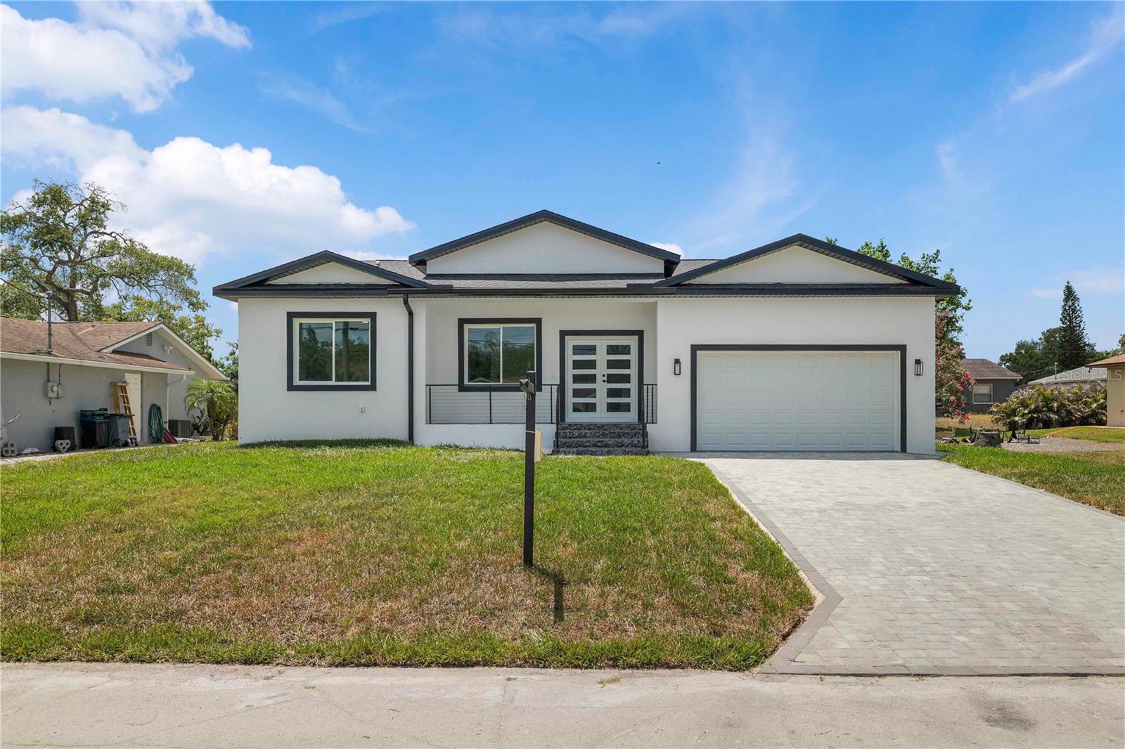 8526 Indies Dr photo 1