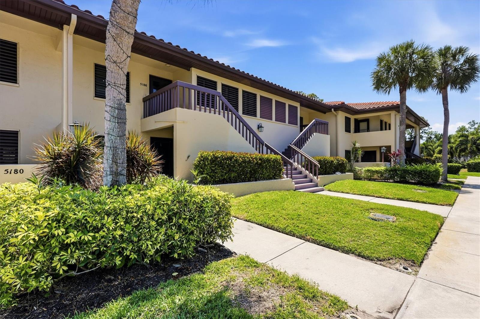 5186 Lake Village Dr #90