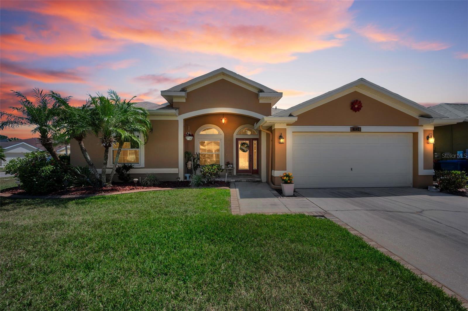 8202 Wild Oaks Cir photo 1