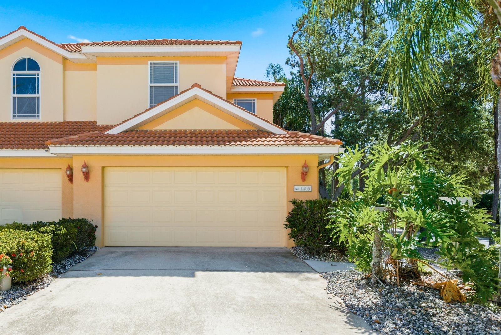1405 Ridge Ter photo 1
