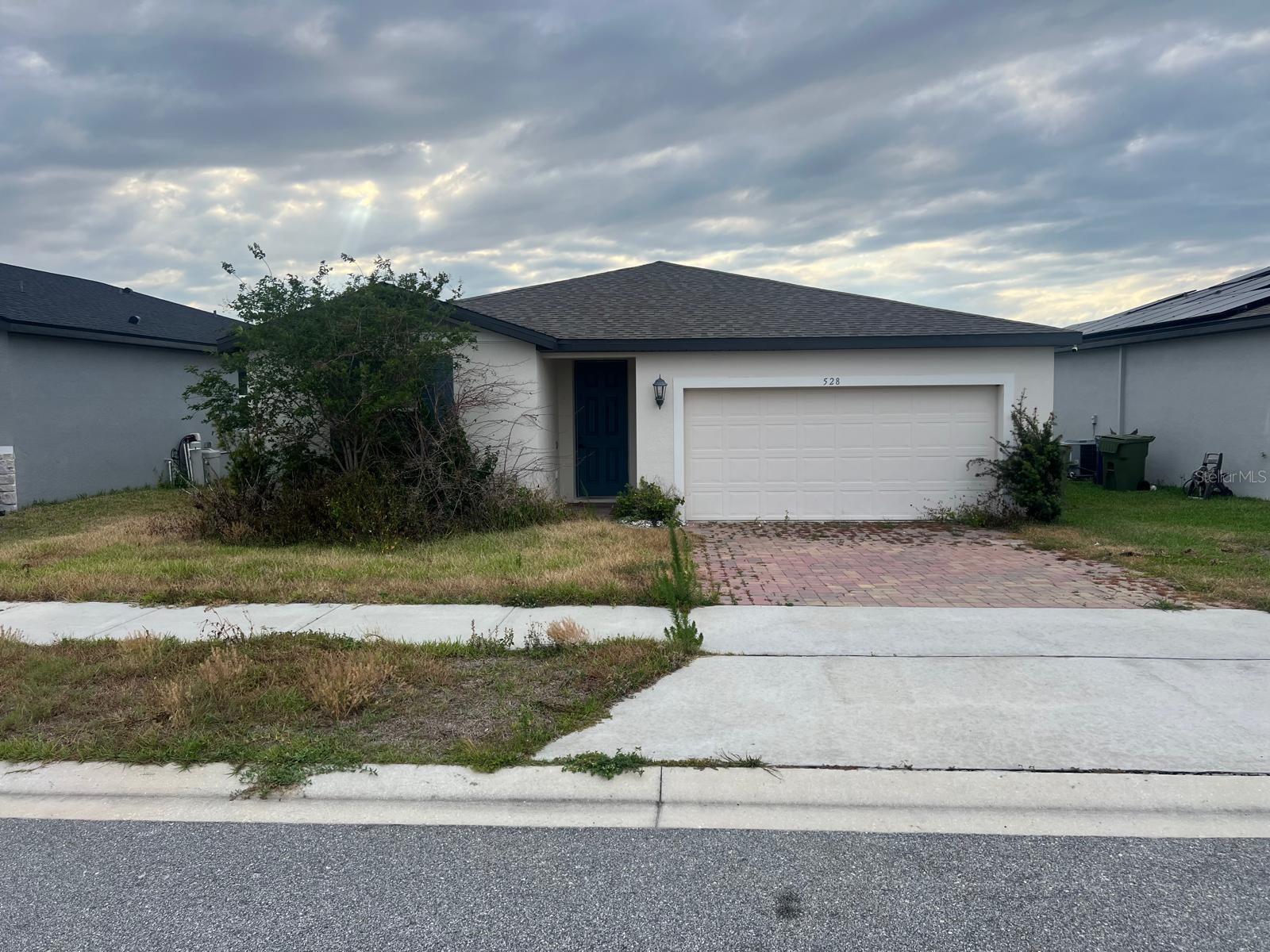 528 McKenna Dr photo 1