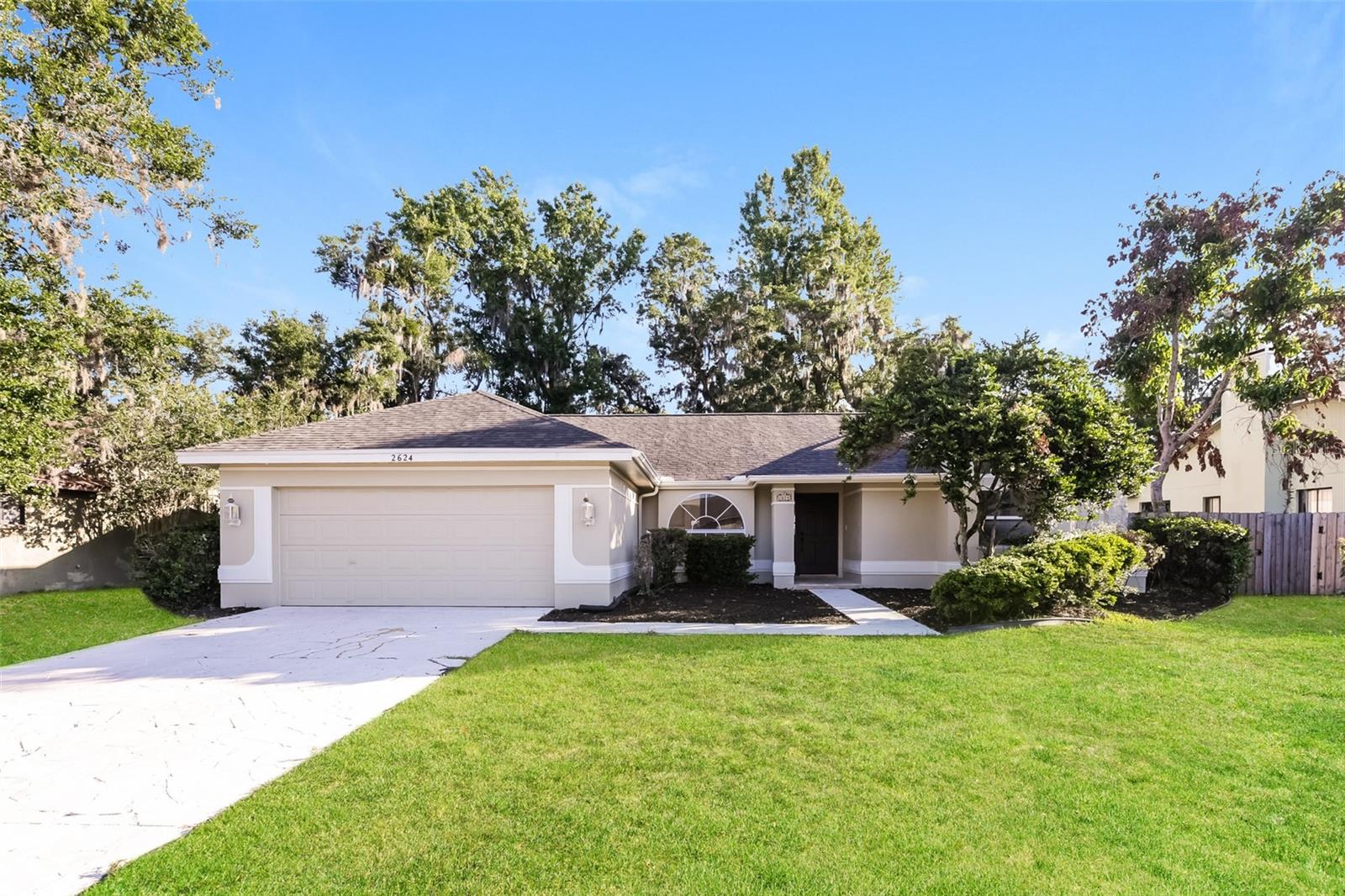 2624 Bridle Dr