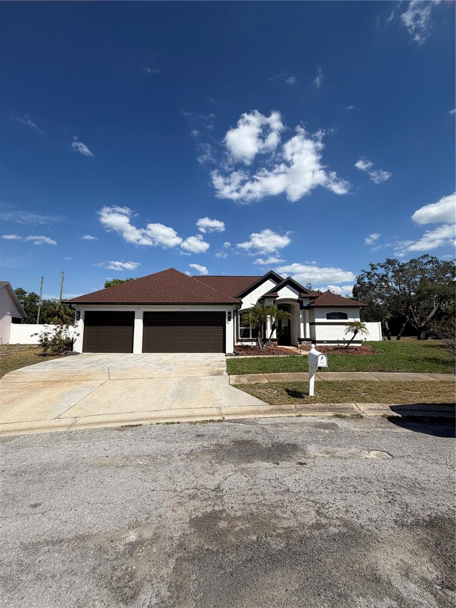8137 Golden Bear Loop