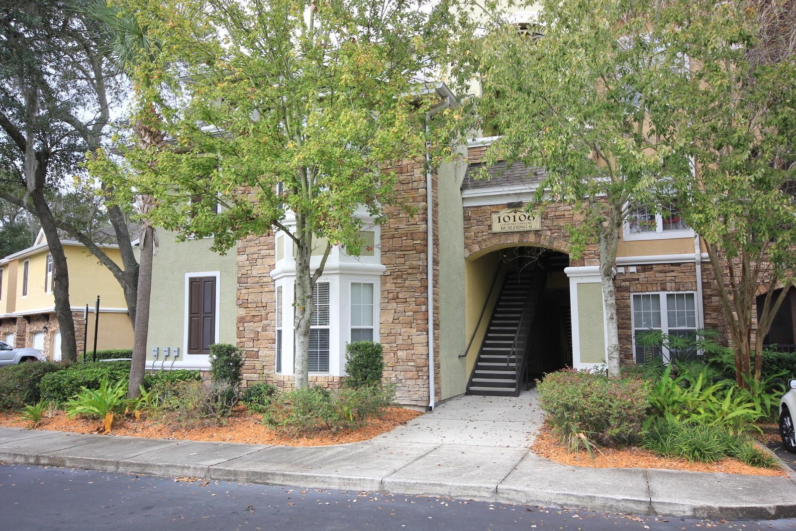 10106 Courtney Oaks Cir #104 photo 1