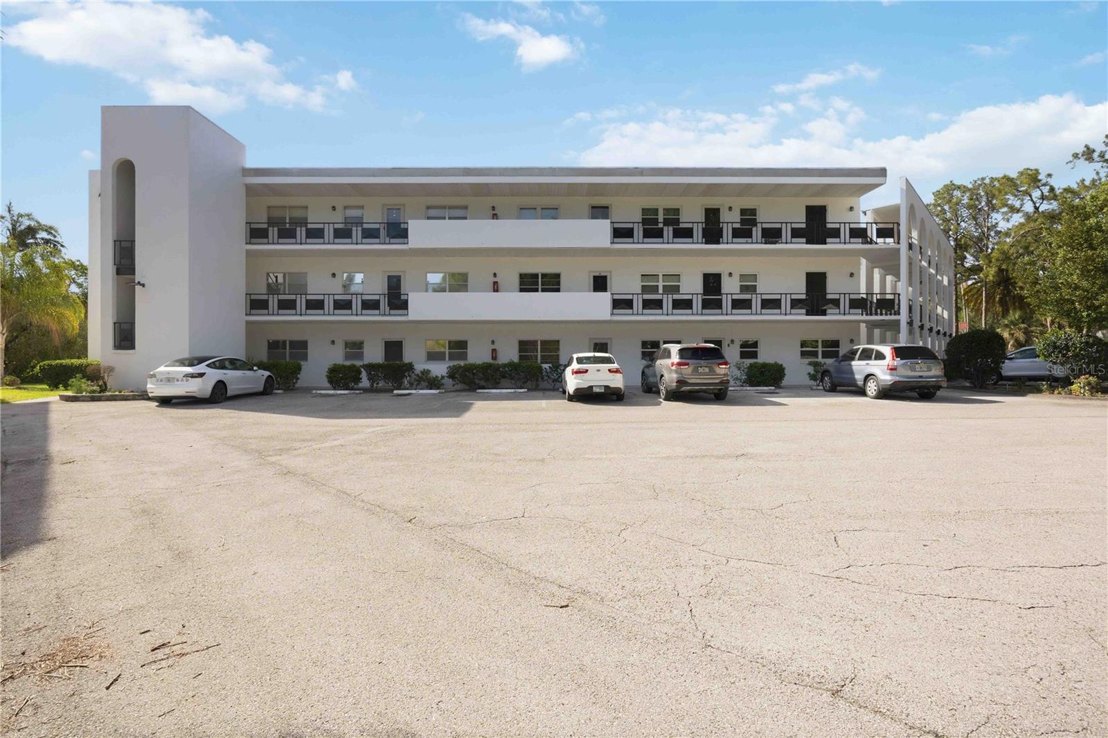100 El Camino Dr #101
