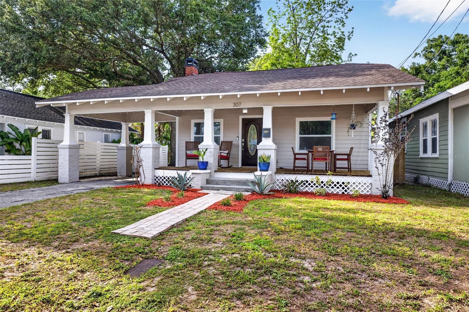 307 W Chelsea St photo 1