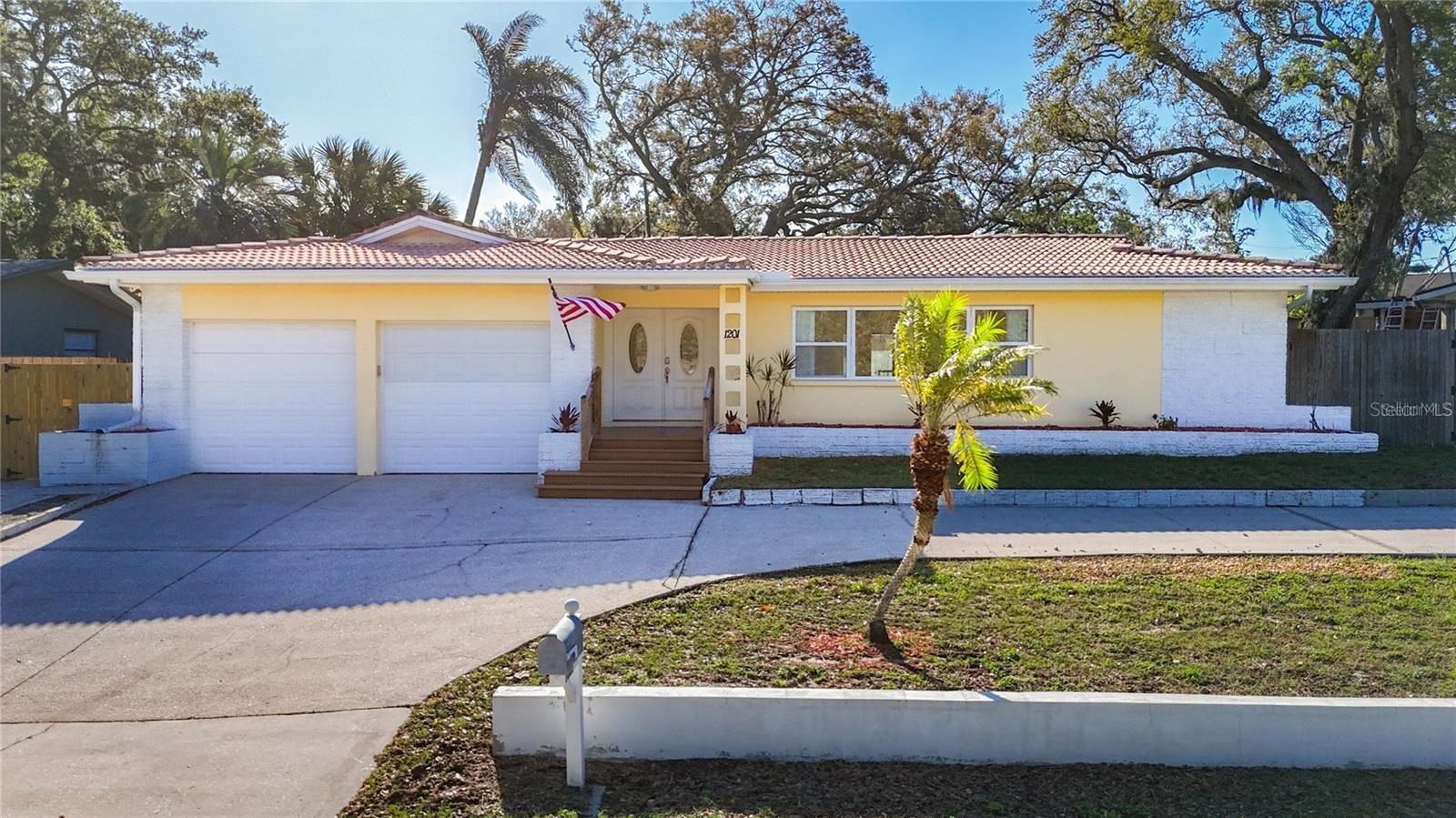 1201 Kapok Kove Cir photo 1