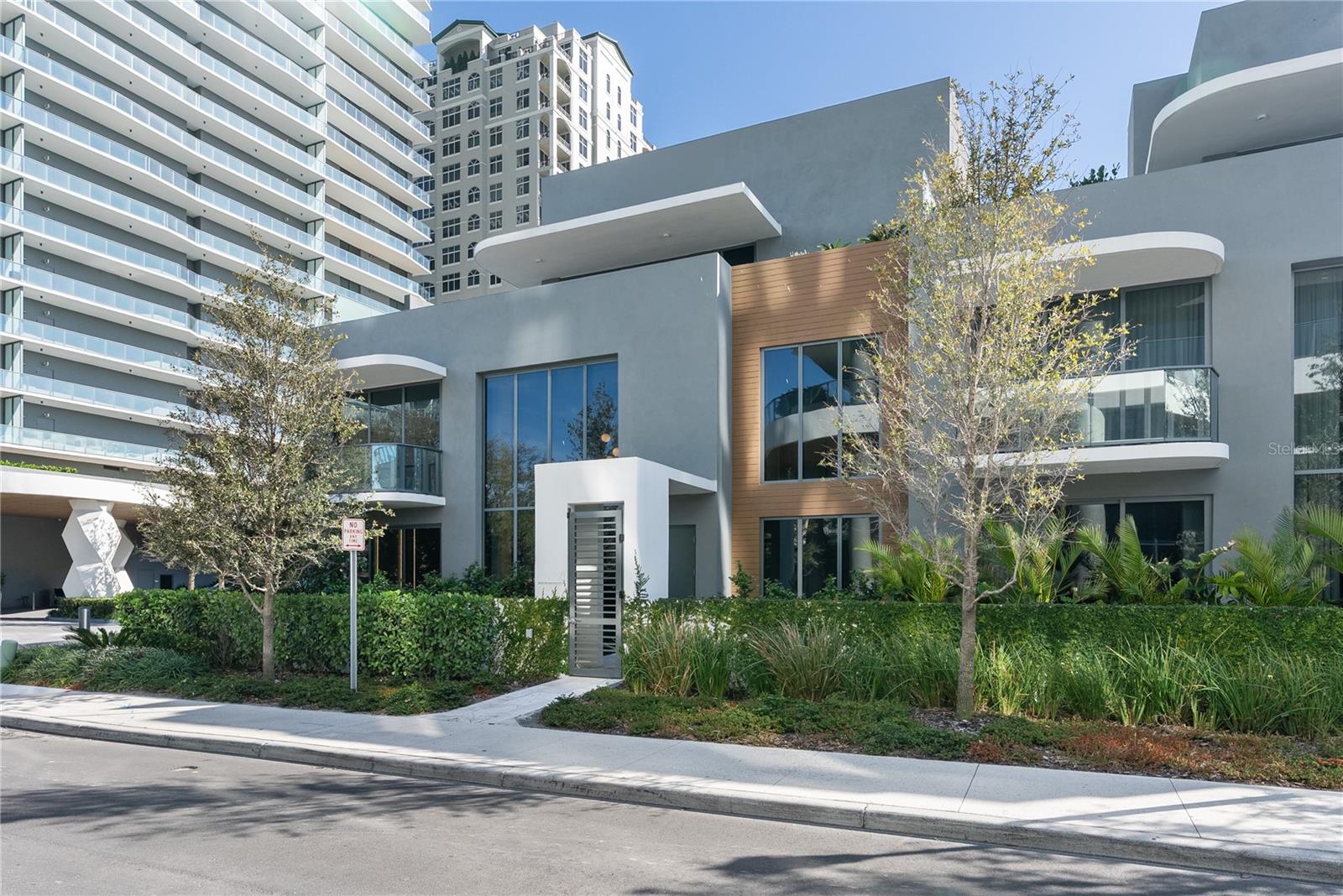 3020 W Santiago St #1 photo 1