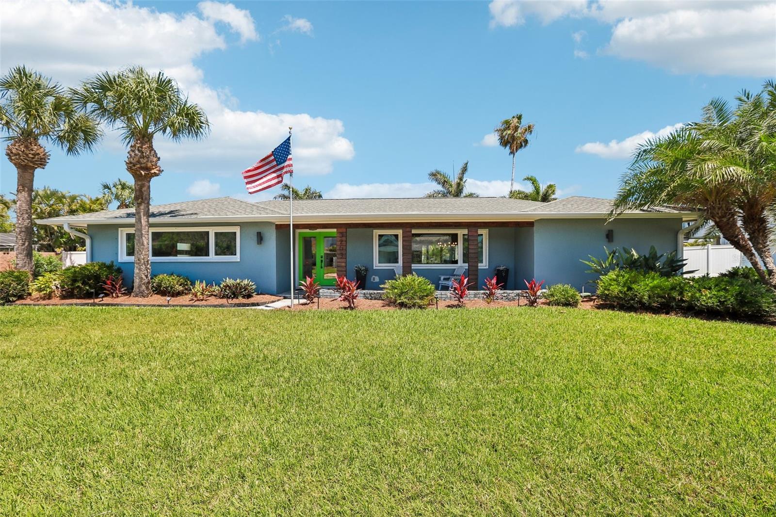 3203 Hibiscus Dr W photo 1