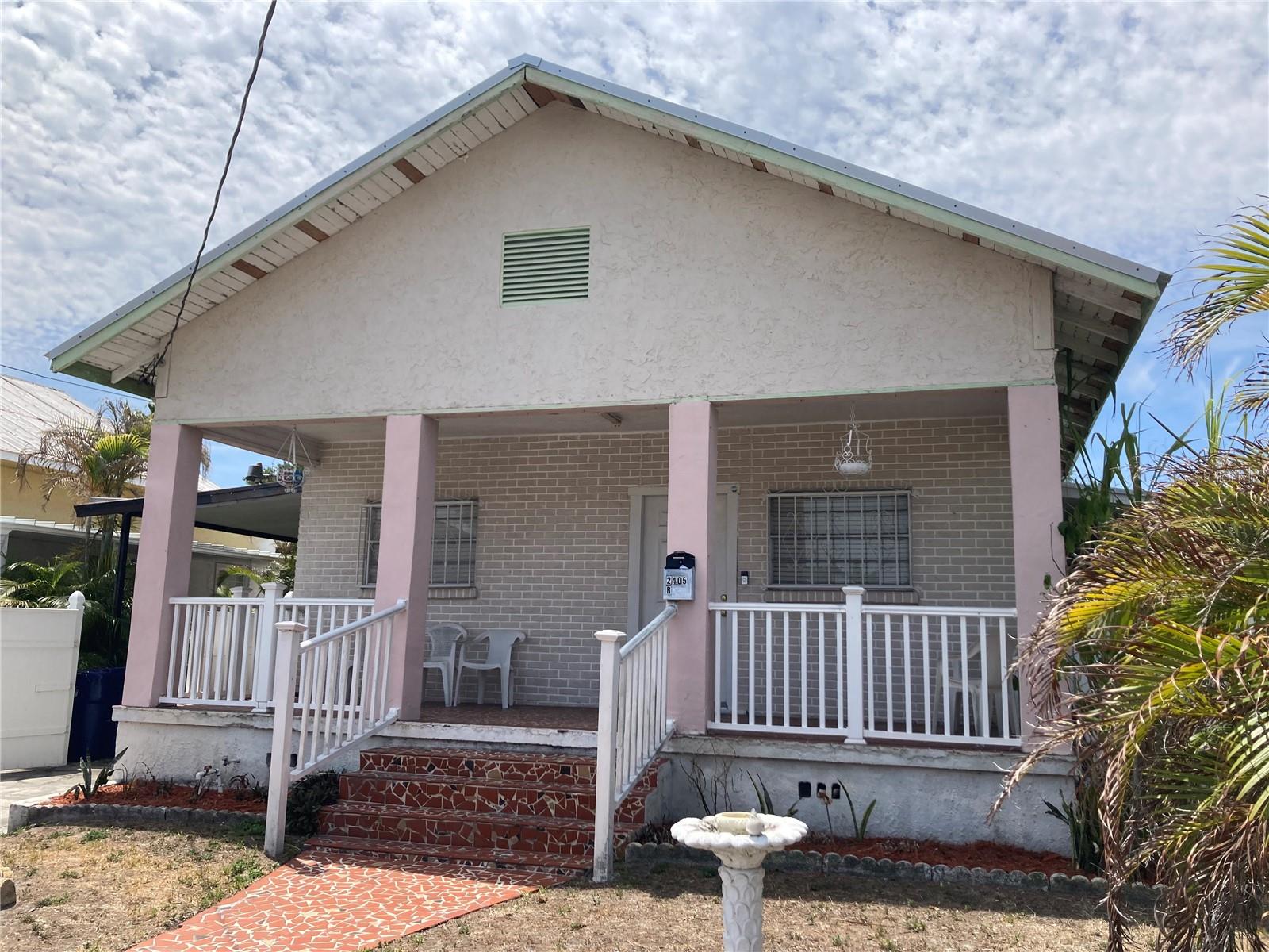 2405 Corrine St photo 1
