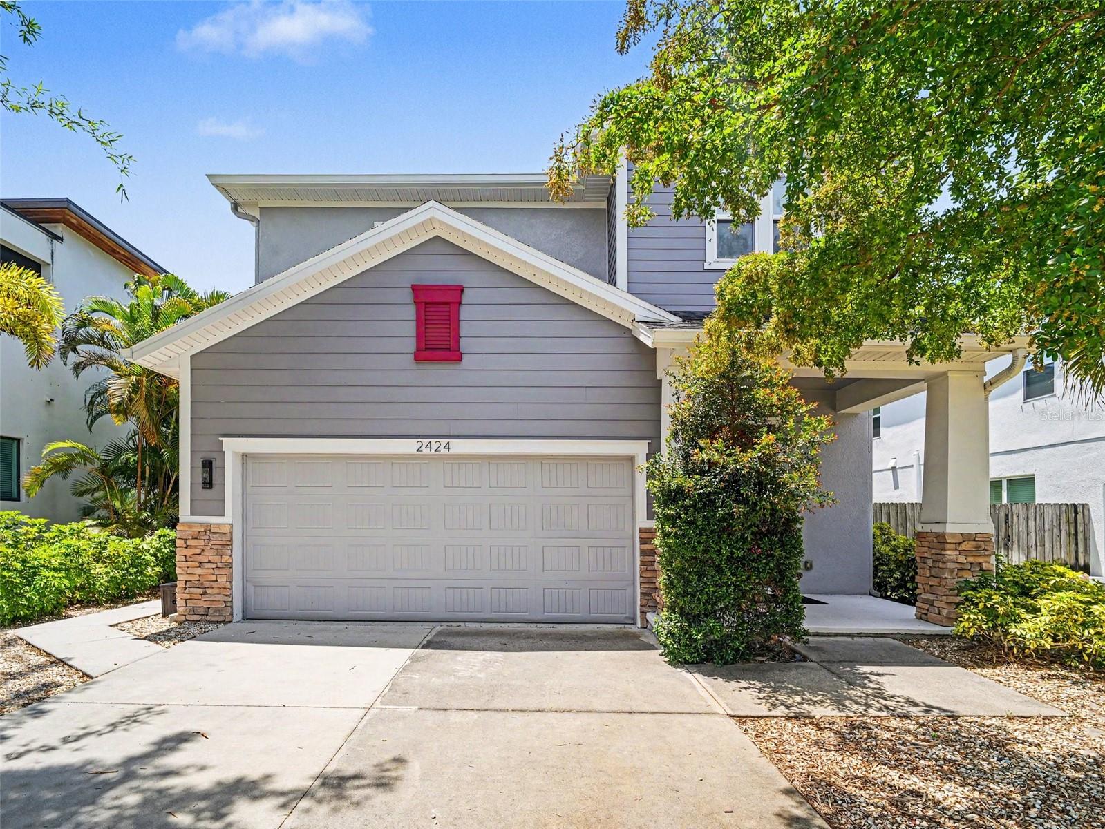 2424 Wood St photo 1
