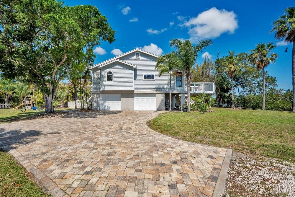 3858 Shore Blvd