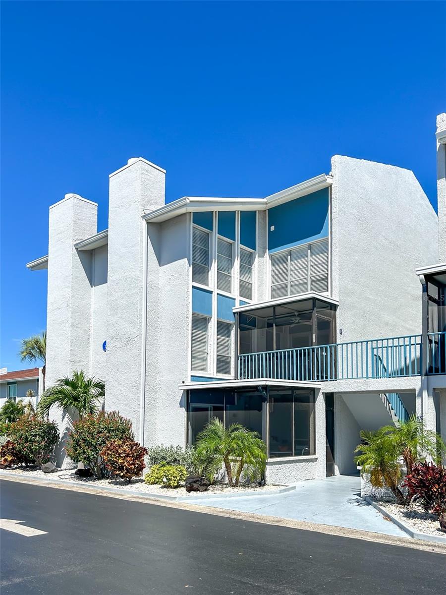 315 Medallion Blvd #F photo 1