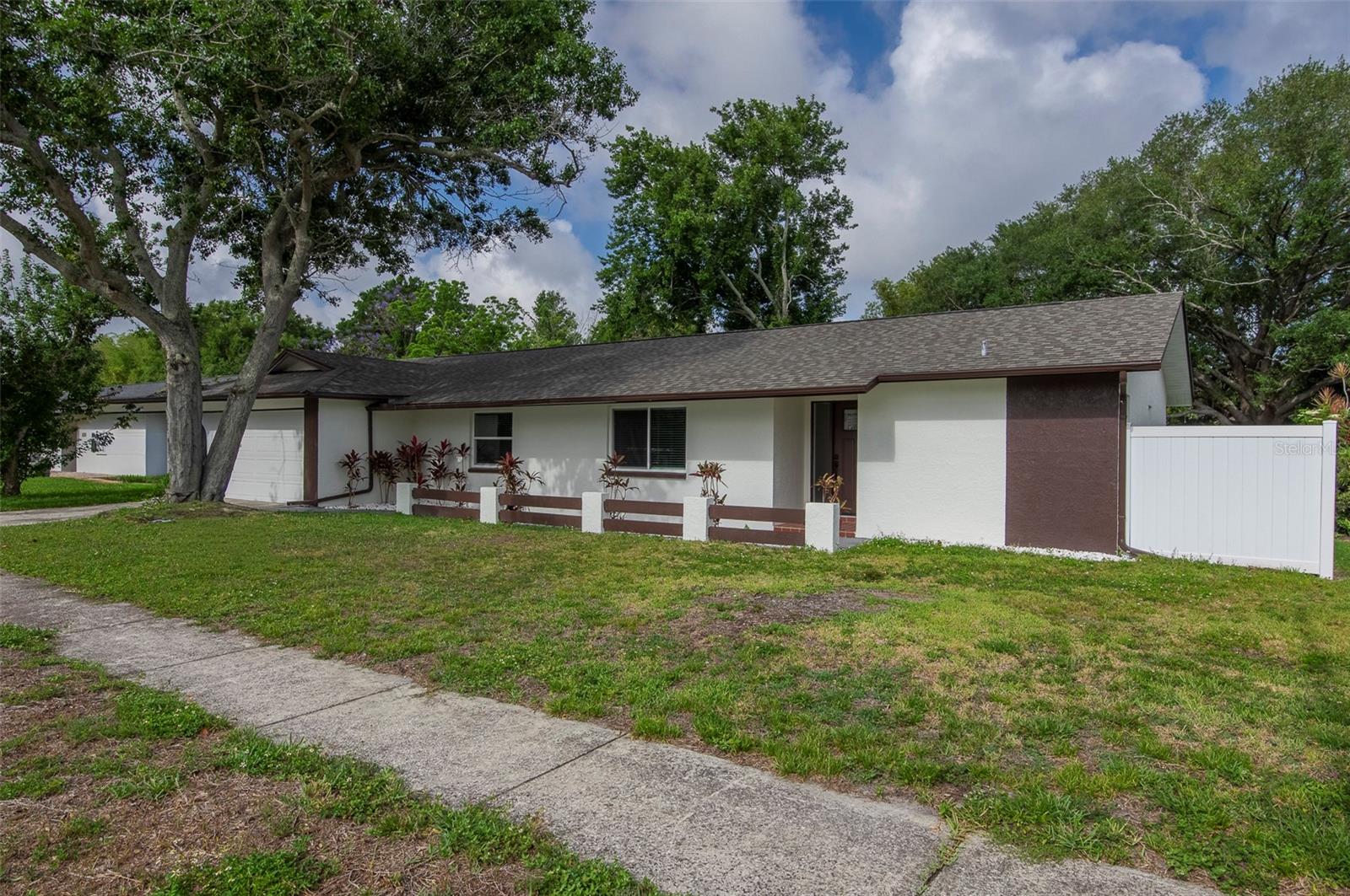 1689 Monterey Dr